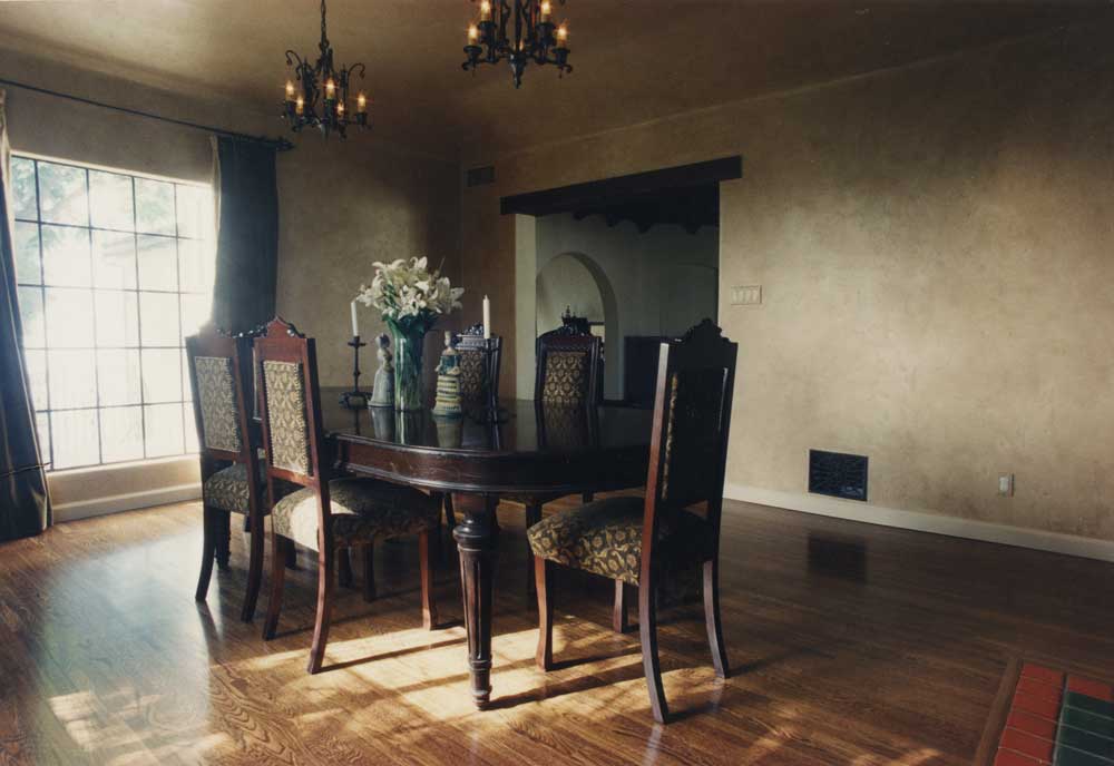 faux-dining-room